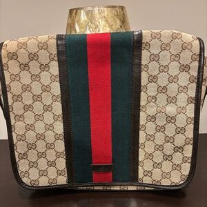 Vintage Gucci GG Messenger Bag